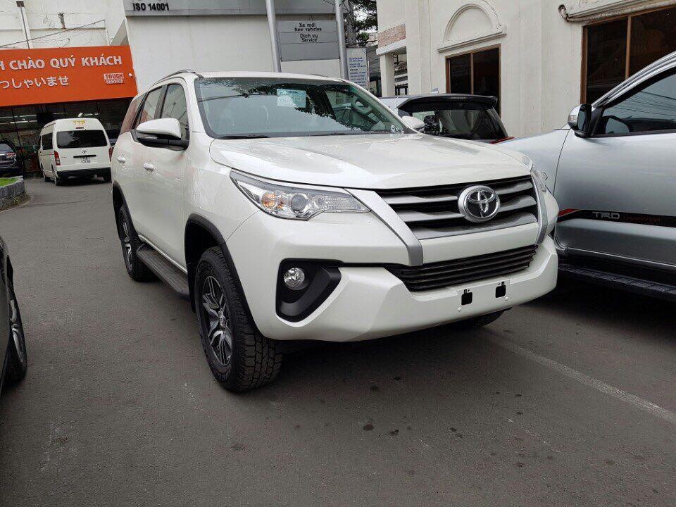 thi truong phia nam ngay cang chuong toyota fortuner va innova