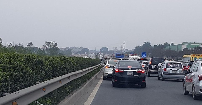 tai xe to bot phap van cau gie un tac nhung khong xa tram