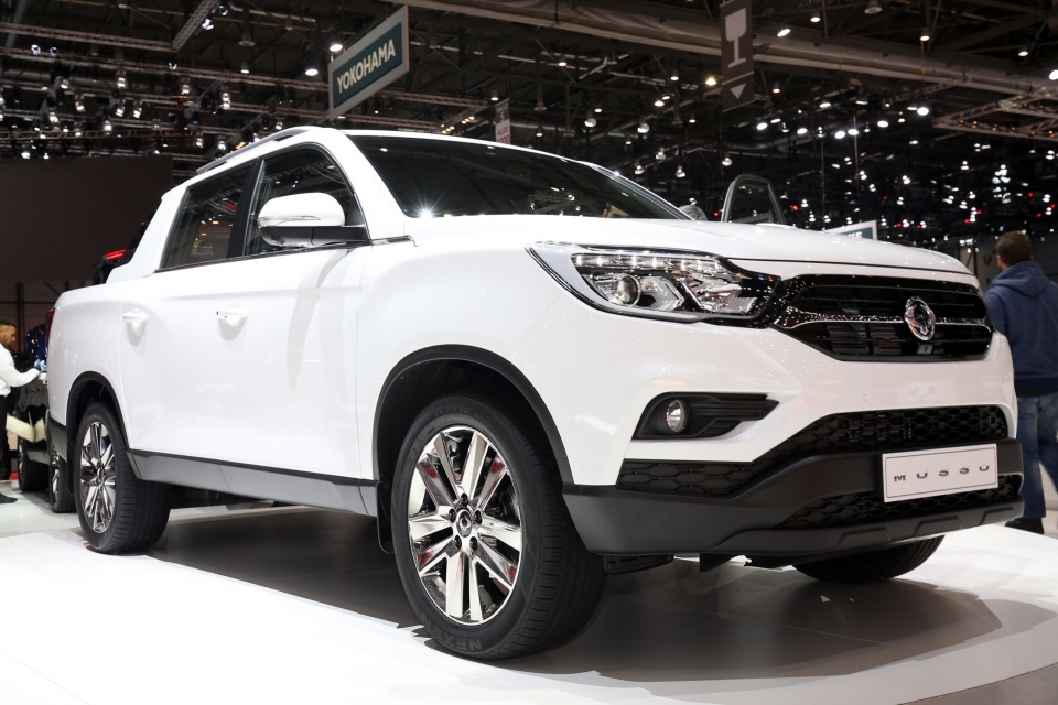 geneva 2018 ban tai ssangyong musso quyet dau nissan navara