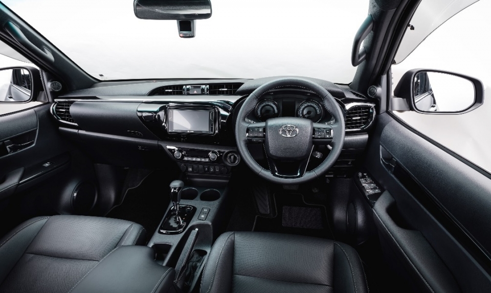 toyota hilux 2018 cap ben malaysia sap ve viet nam