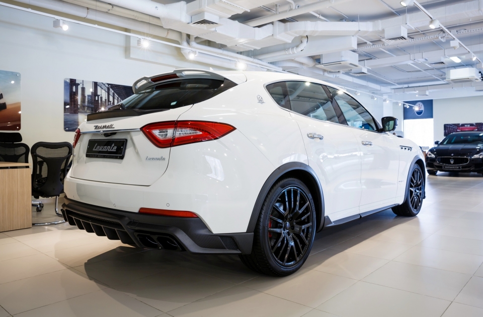 larte design khoe bo bodykit tuyet dep danh cho maserati levante