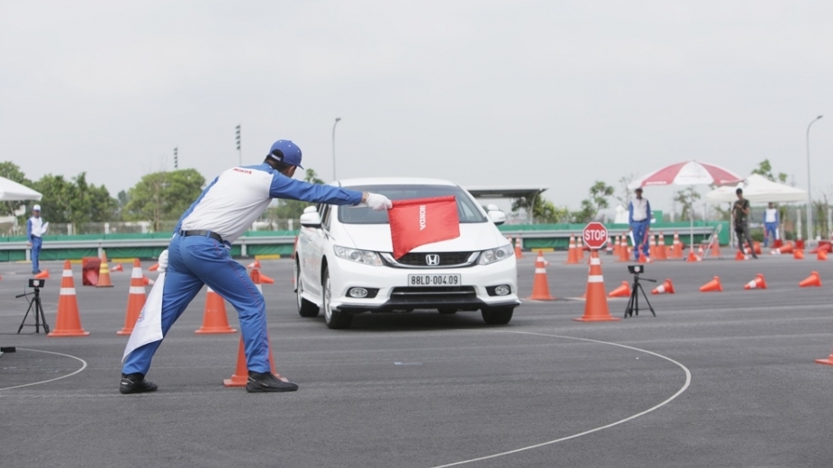Honda Việt Nam tổ chức thành công hội thi hướng dẫn viên lái xe an toàn 2018
