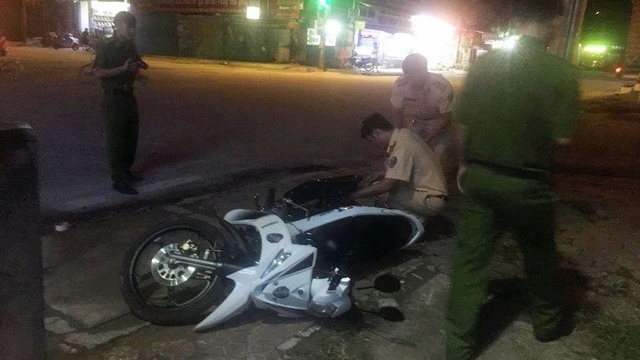 Xe ben vi phạm tông xe cảnh sát giao thông rồi bỏ chạy hơn 100km