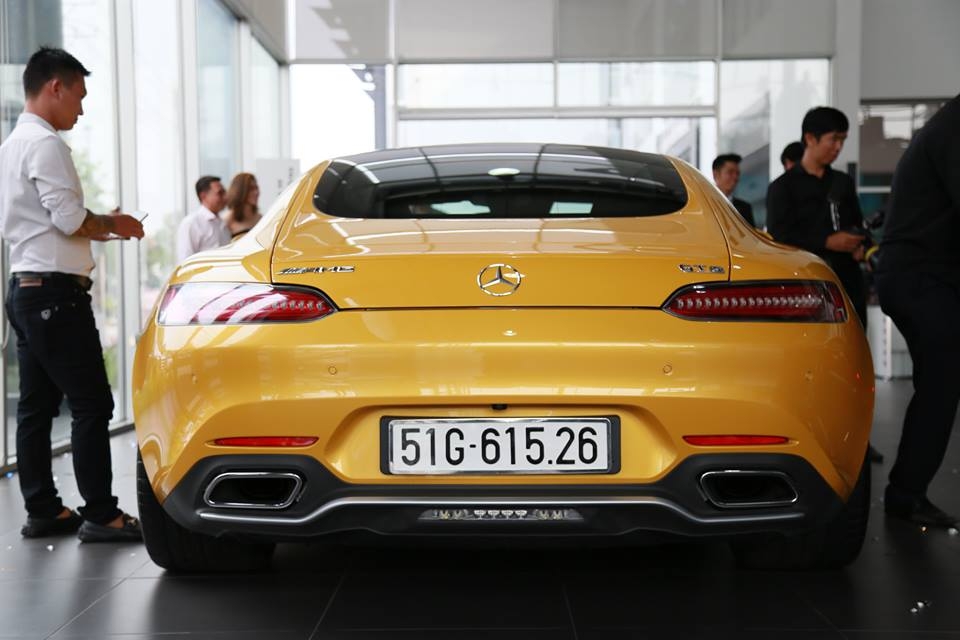 mercedes amg gt s gia gan 10 ty dong da ban tai sai gon