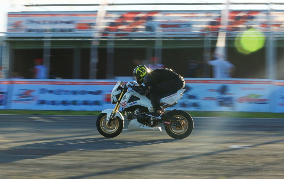 trai nghiem honda msx 125 phien ban dua chu ngua chung day me hoac