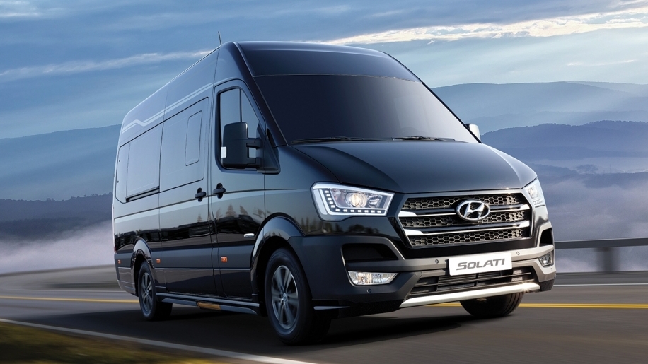 Hyundai Solati giá 1,080 tỷ VNĐ “phả hơi nóng” vào Ford Transit