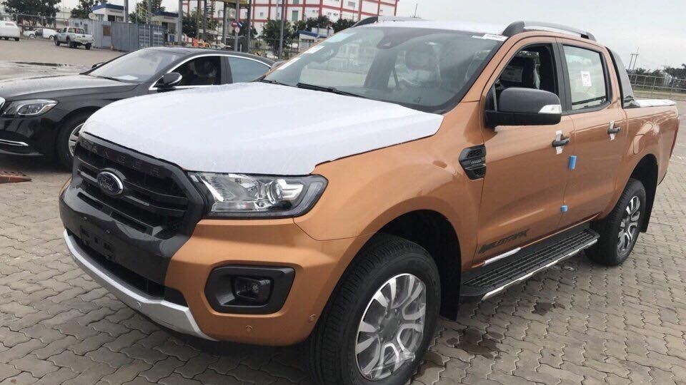 Lô xe Ford Ranger và Everest 2018 cập cảng Việt Nam, chuẩn bị ra mắt chính thức