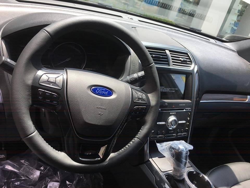 ford explorer 2018 da co mat tai dai ly chuan bi ban tai viet nam