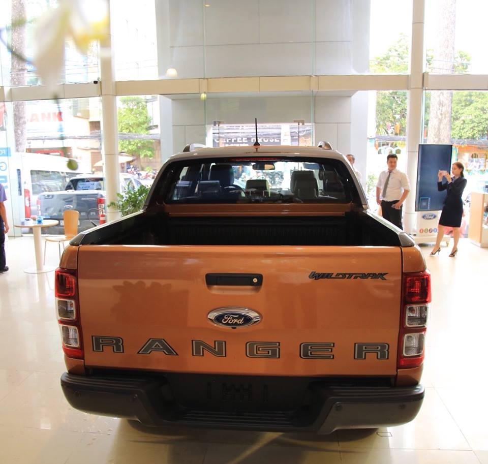 tan muc so thi ford ranger wildtrak moi gia 918 trieu dong vua co mat tai dai ly