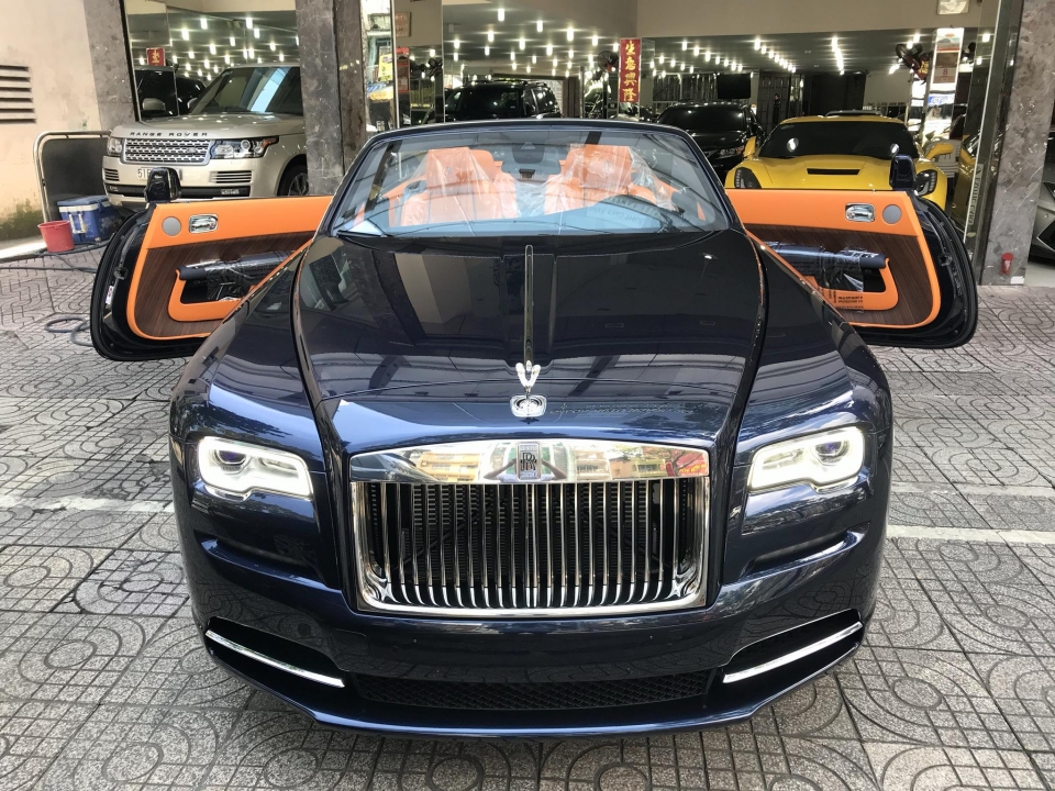 Đại gia veston tuyển tài xế RollsRoyce lương 14 triệu hộ khẩu Hà Nội làm  10 tiếngngày CĐM thốt lên Quá áp lực có sao bán nhà không đền nổi