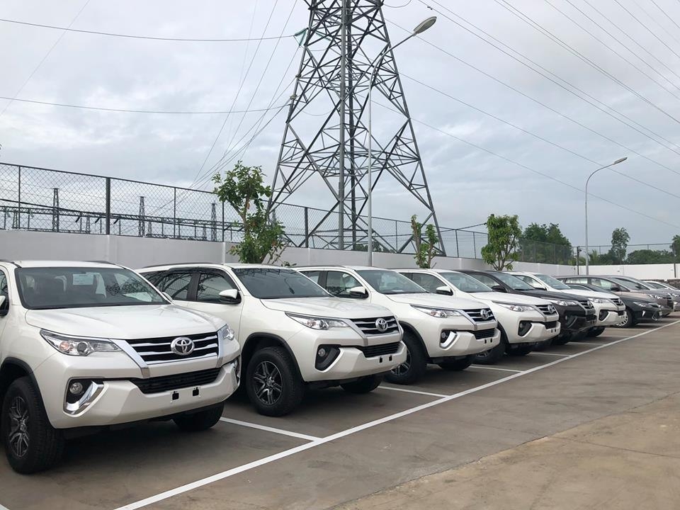 toyota fortuner ban 1165 xe tro lai ngoi vuong suv 7 cho tai viet nam
