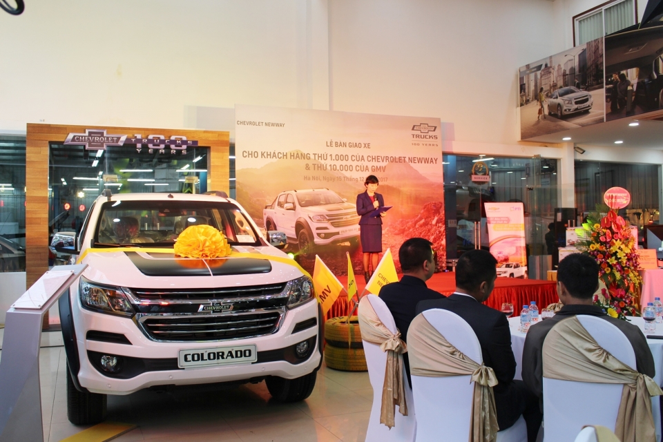 chevrolet viet nam dat moc 10000 xe ban ra trong nam 2017
