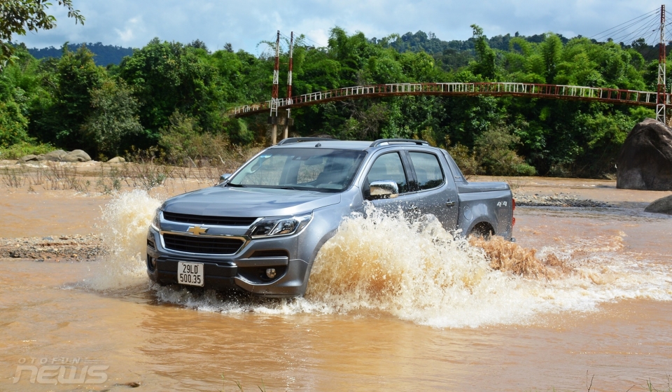 Trải nghiệm “trèo đèo, lội suối” với bán tải Chevrolet Colorado 2017 trai nghiem treo deo loi suoi voi ban tai chevrolet colorado 2017