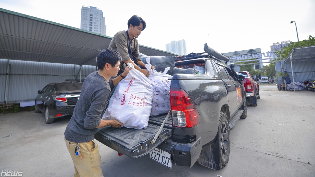 Thành viên diễn đàn Otofun.net khẩn trương xếp hàng trước giờ xuất phát Sưởi ấm bản cao 2019