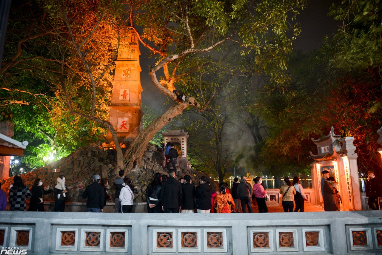 Hà Nội - Phút Giao thừa lặng lẽ