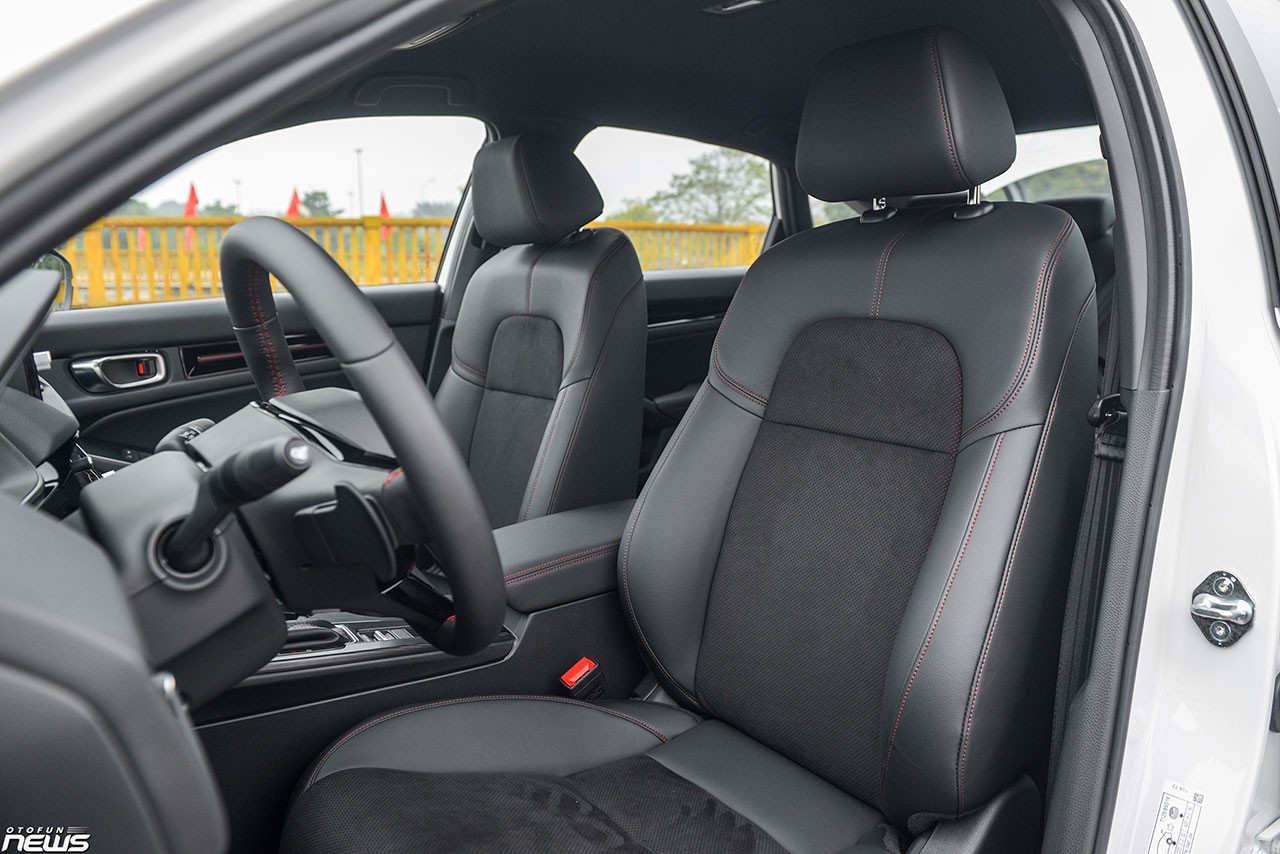 So sánh hai phiên bản Honda Civic 2022 qua ảnh