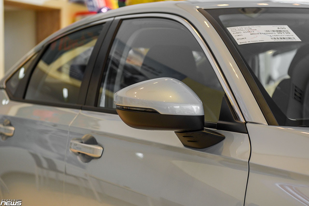 So sánh hai phiên bản Honda Civic 2022 qua ảnh