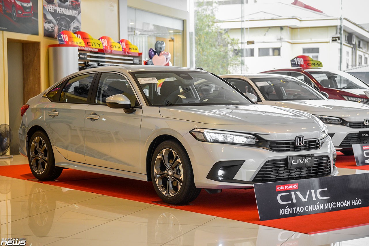 Cận cảnh Honda Civic G giá 770 triệu đồng tại đại lý