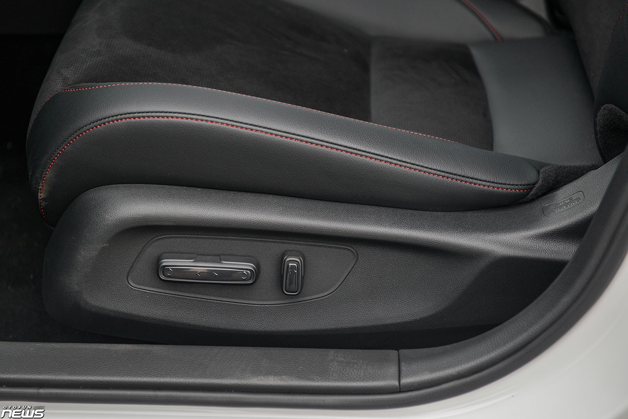 So sánh hai phiên bản Honda Civic 2022 qua ảnh