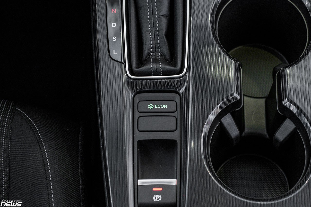 So sánh hai phiên bản Honda Civic 2022 qua ảnh