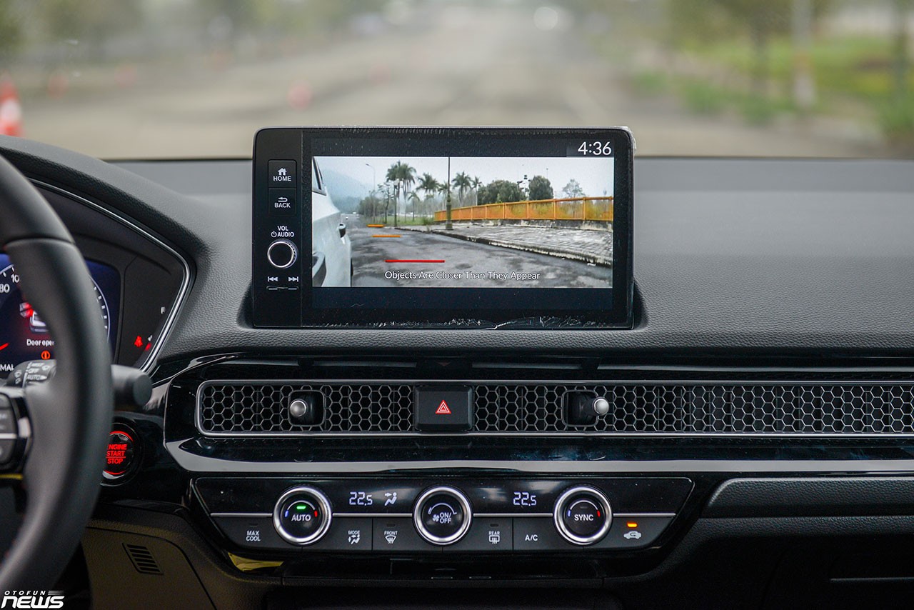 So sánh hai phiên bản Honda Civic 2022 qua ảnh