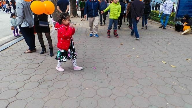 ha noi can canh chiec ao va hon 20 loai gach da duoc lat o ho guom