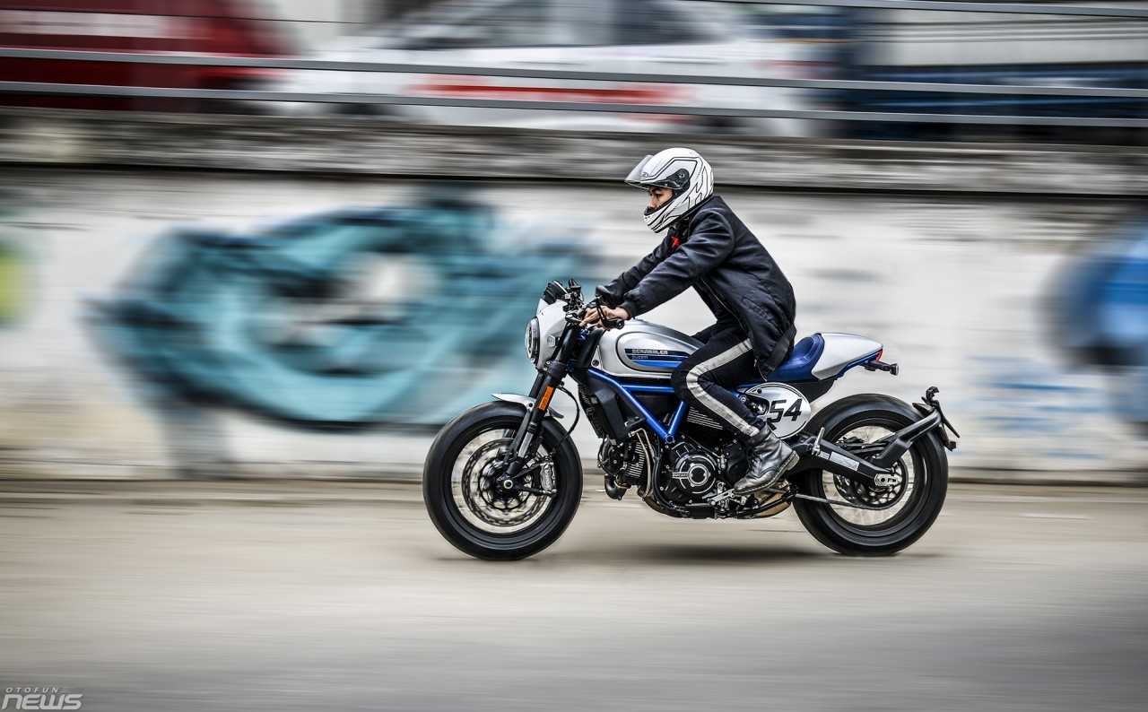 ngam ducati scrambler cafe racer 2019 gia hon 400 trieu dong o ha noi