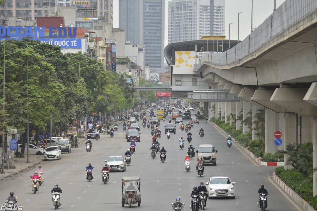 ha noi ngay di lam dau tien cua tuan le tam dung kinh doanh chong dich covid 19