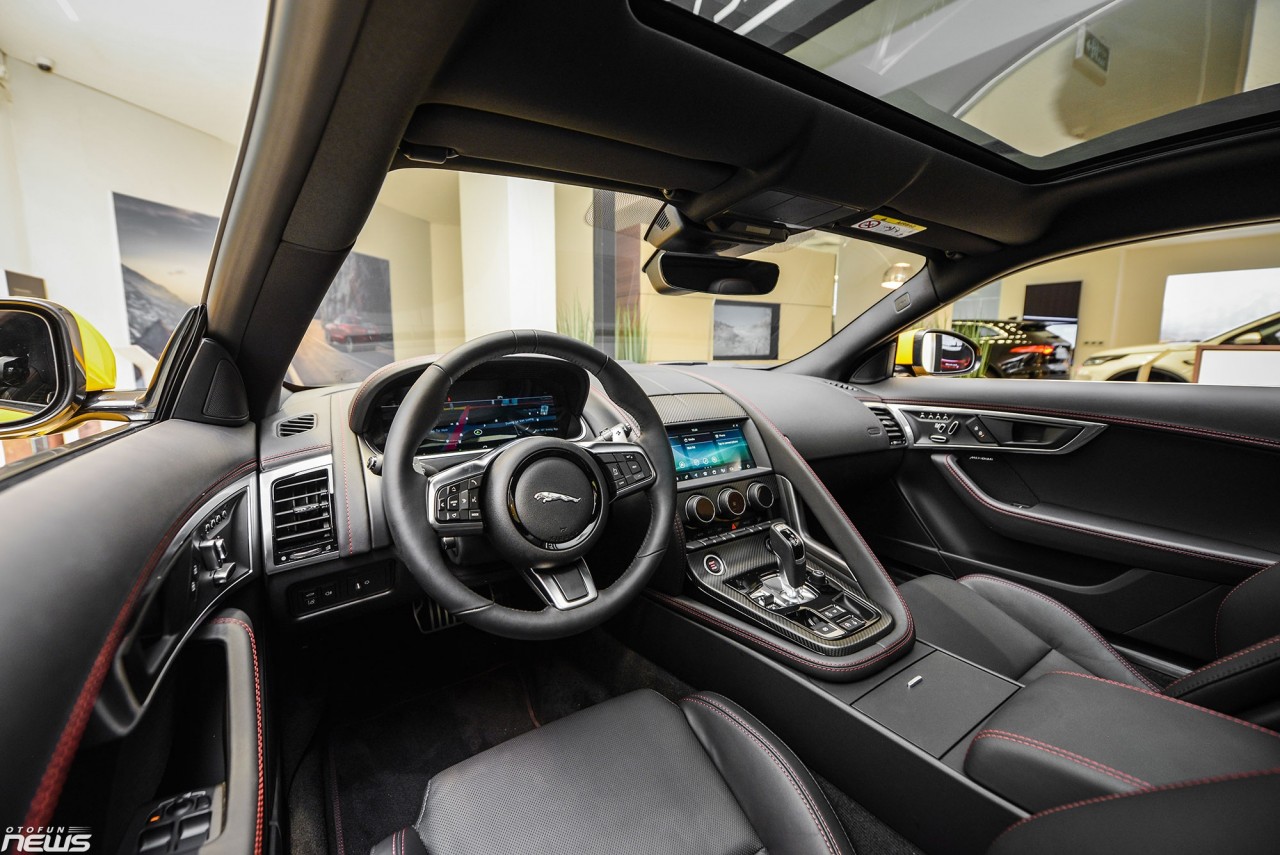 Xe thể thao Jaguar F-Type R-Dynamic giá hơn 8,7 tỷ