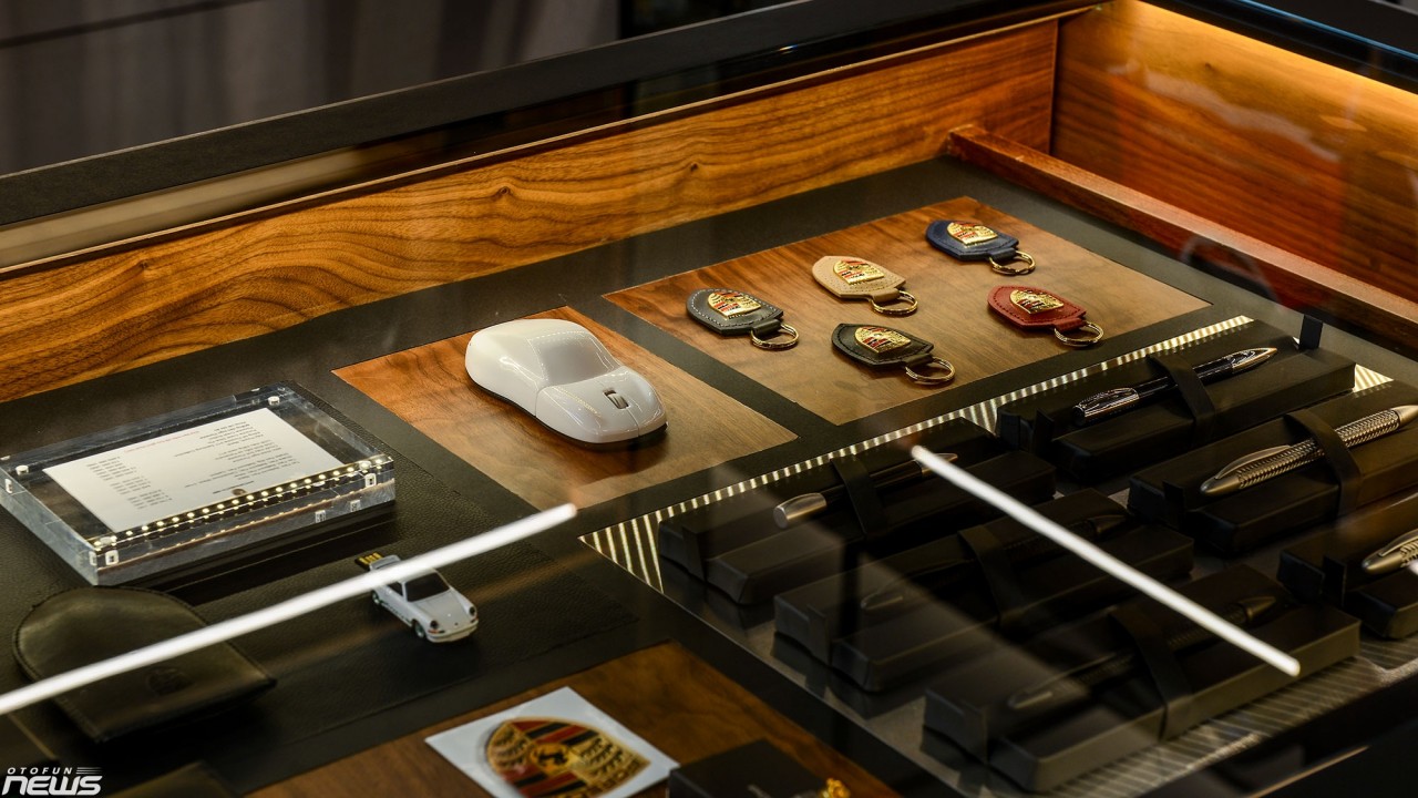 Khám phá Porsche Studio tại Hà Nội