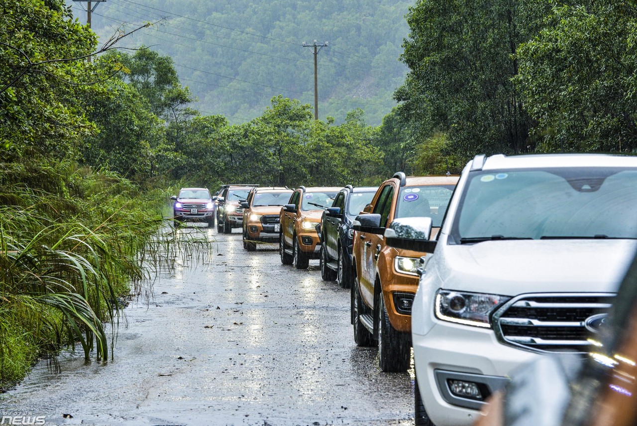 trai nghiem kha nang off road uu viet cua ford ranger ranger raptor va everest