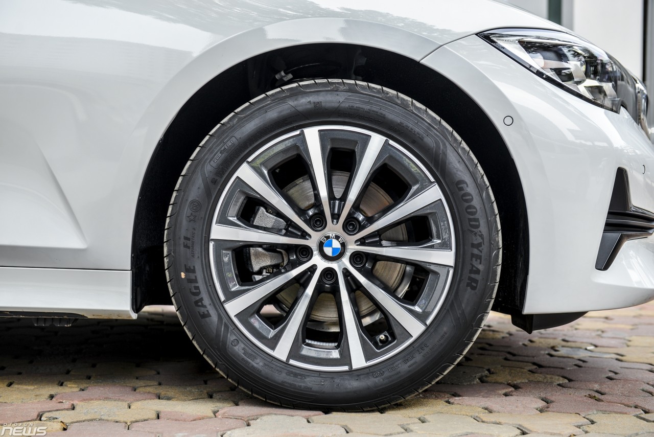bmw 3 series ra mat phien ban moi gia ban chua duoc tiet lo