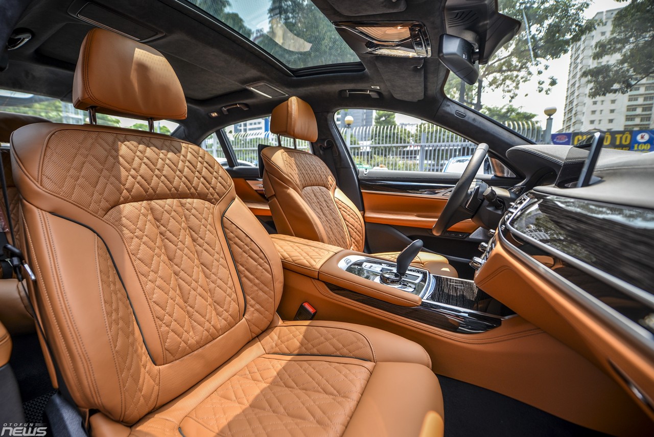 BMW 7-Series giảm giá 'khủng' lên đến gần 600 triệu đồng