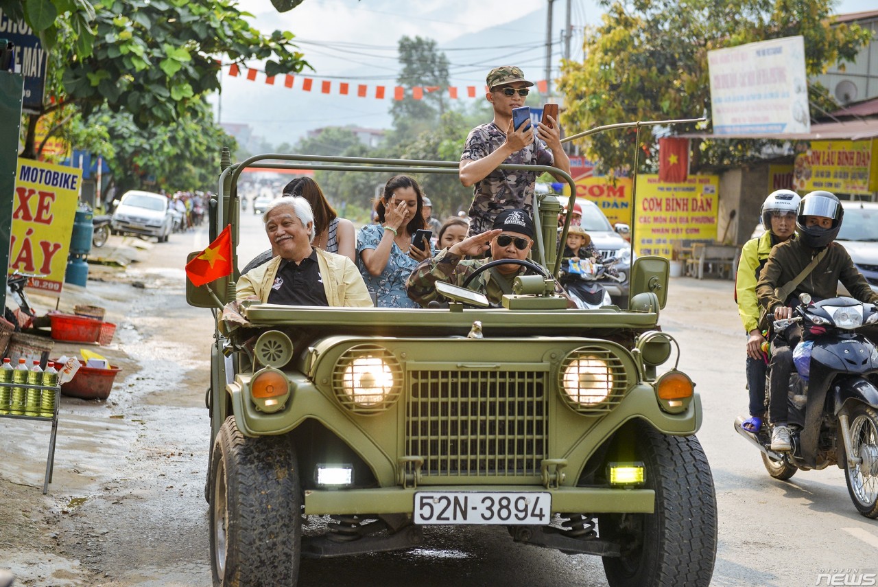 khoanh khac an tuong tu le hoi tinh than da