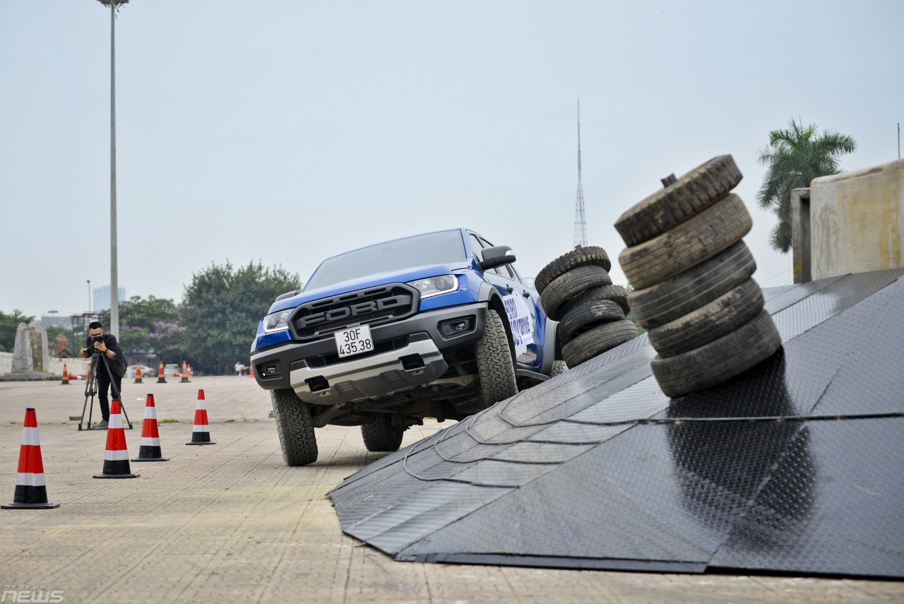 nhung hinh anh an tuong tu ngay hoi ford suv drive