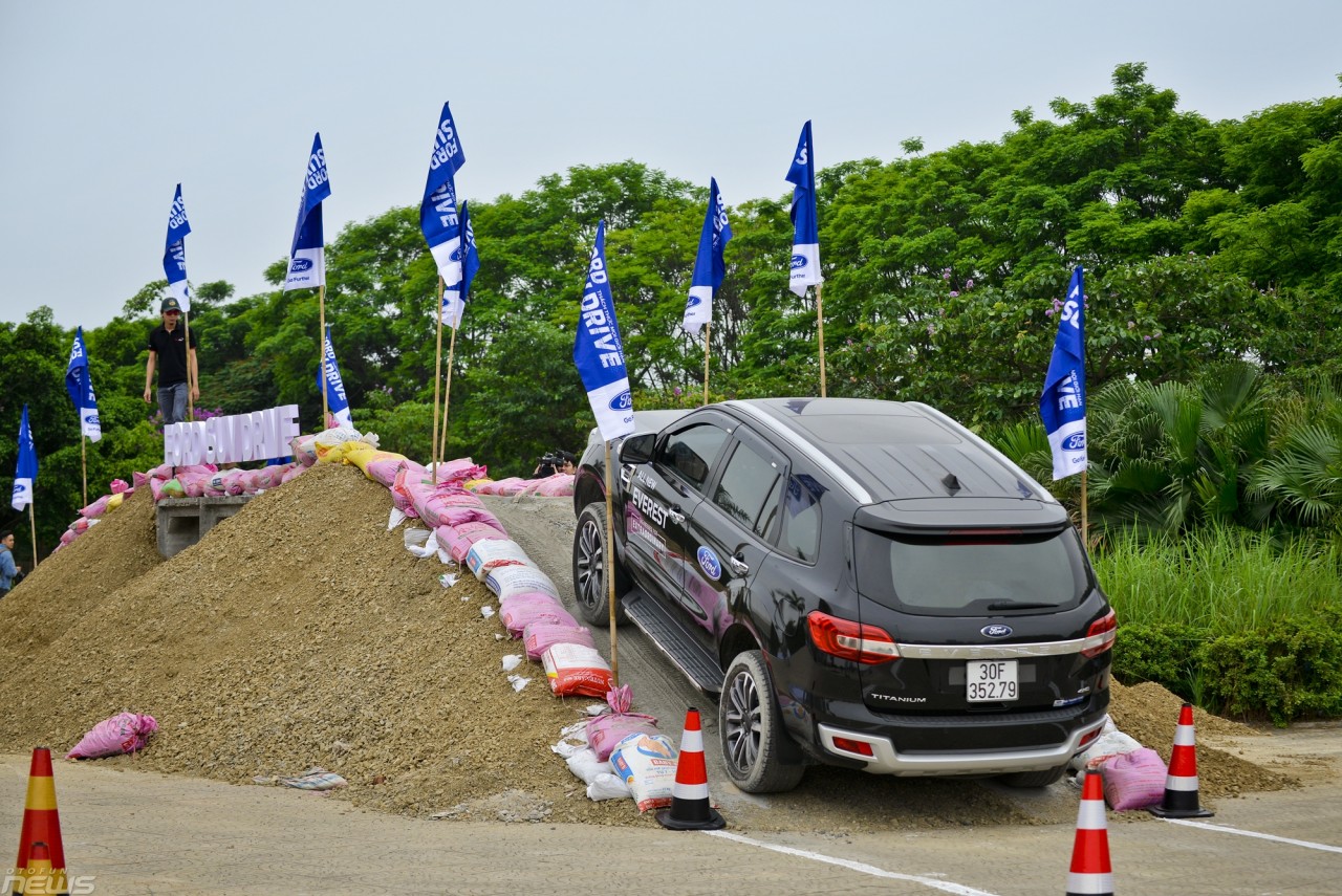 nhung hinh anh an tuong tu ngay hoi ford suv drive