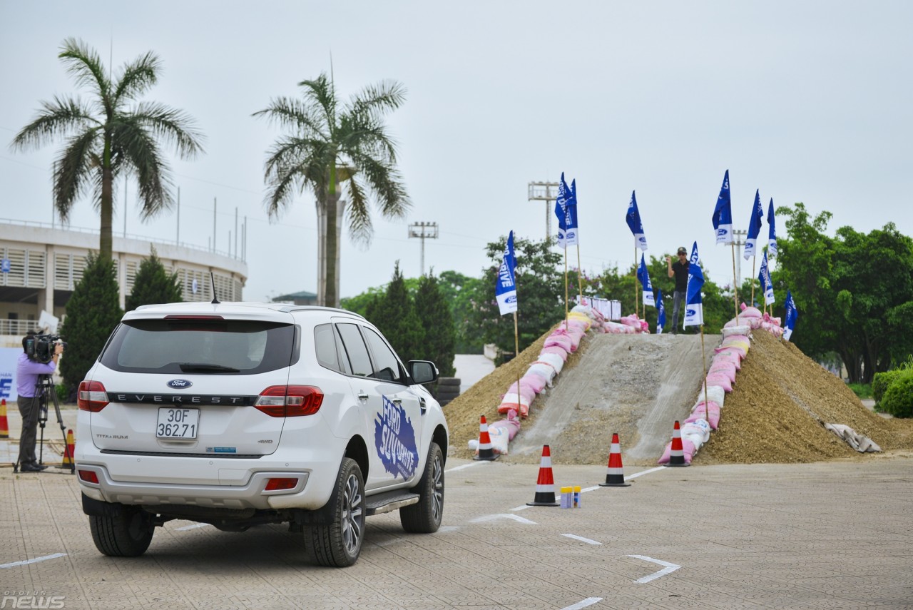 nhung hinh anh an tuong tu ngay hoi ford suv drive