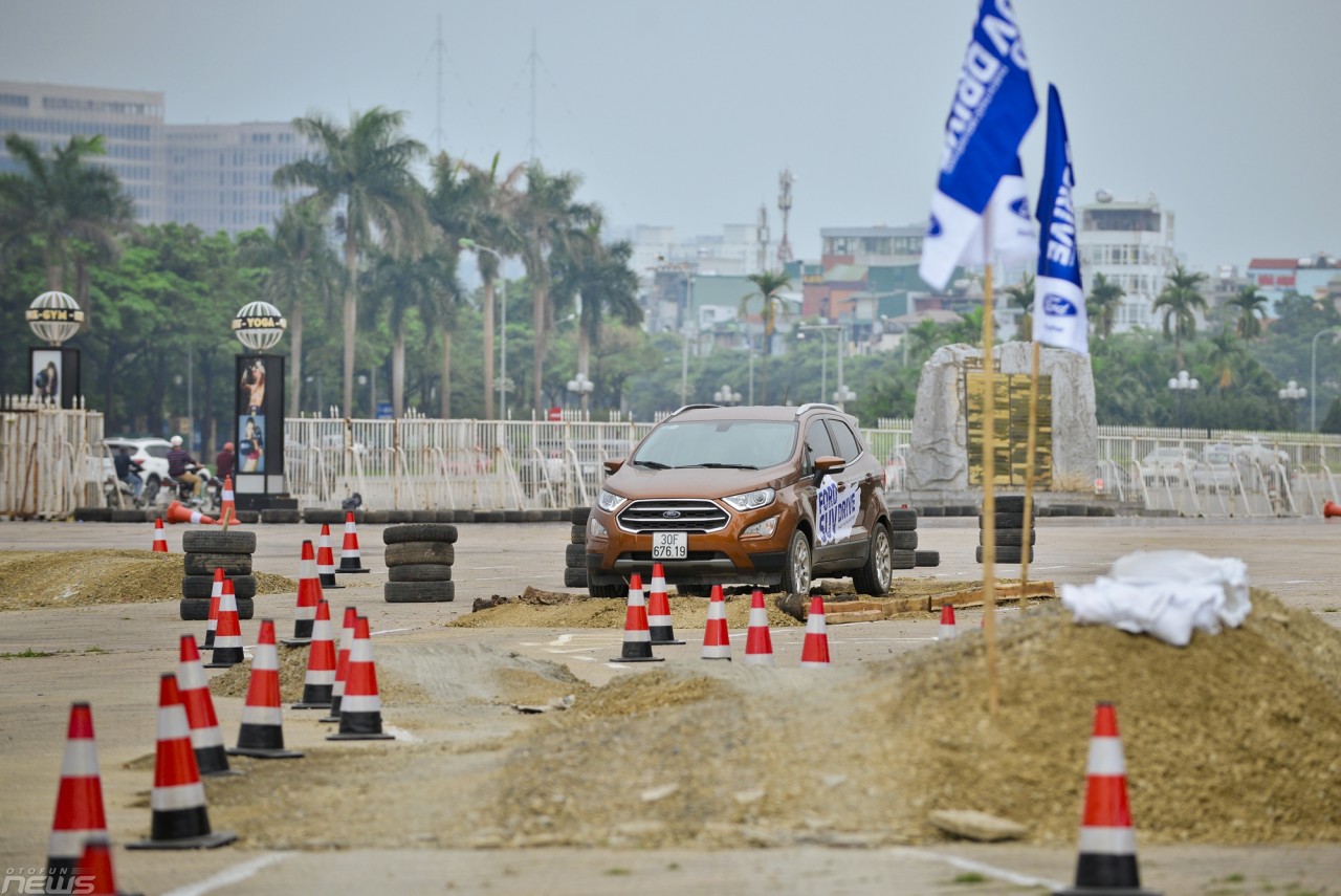 nhung hinh anh an tuong tu ngay hoi ford suv drive