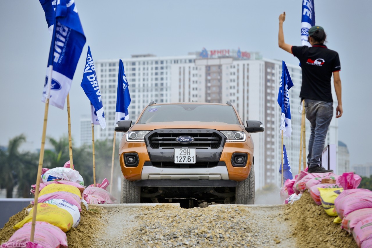 nhung hinh anh an tuong tu ngay hoi ford suv drive