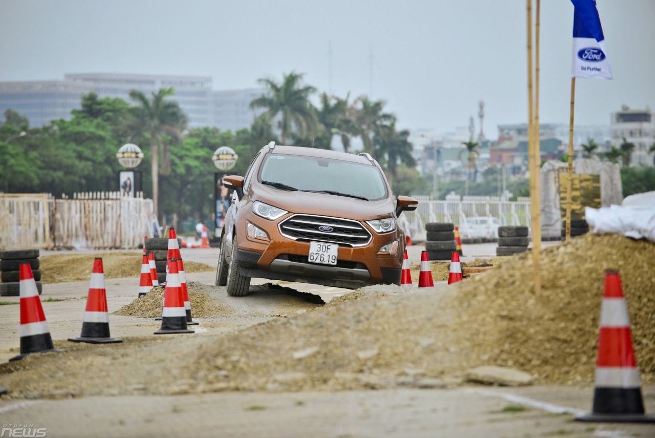 nhung hinh anh an tuong tu ngay hoi ford suv drive