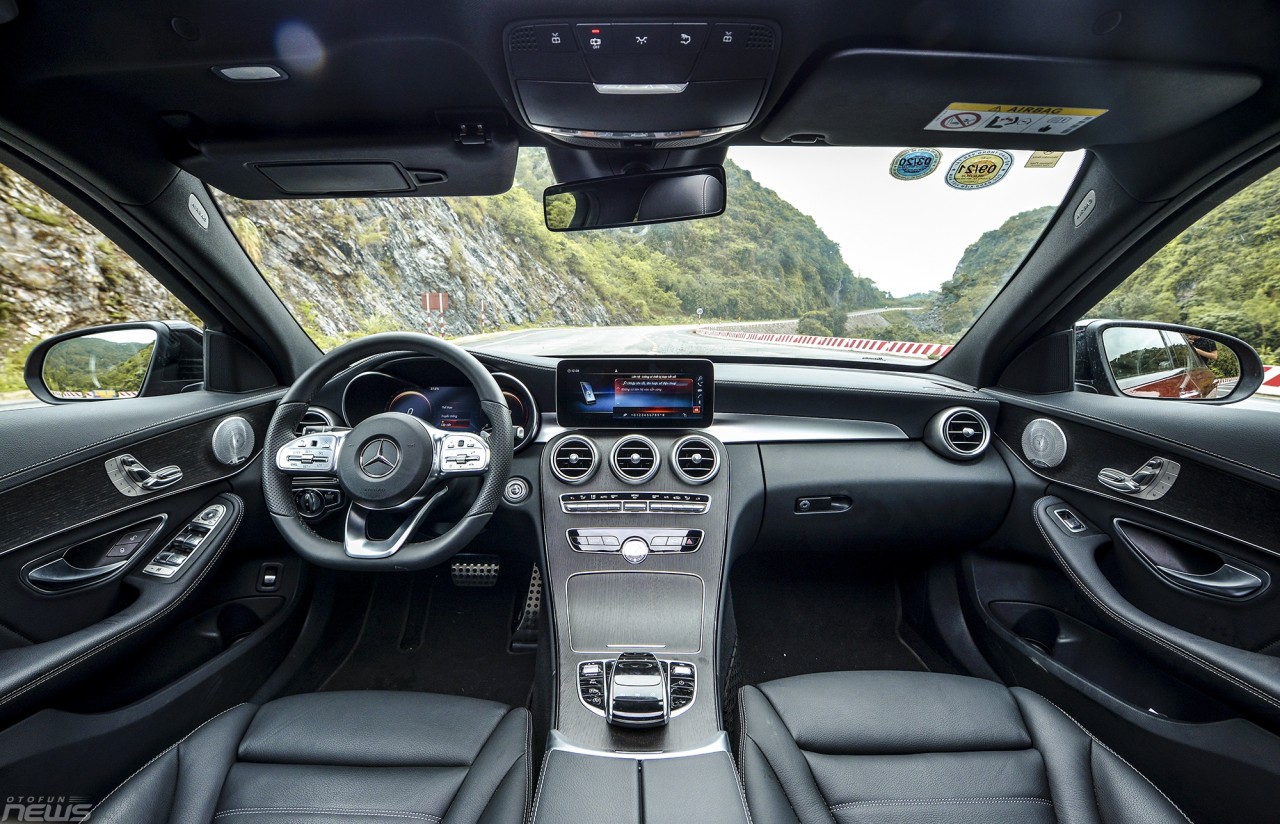 chi tiet mercedes benz c300 amg gia 1897 ty dong