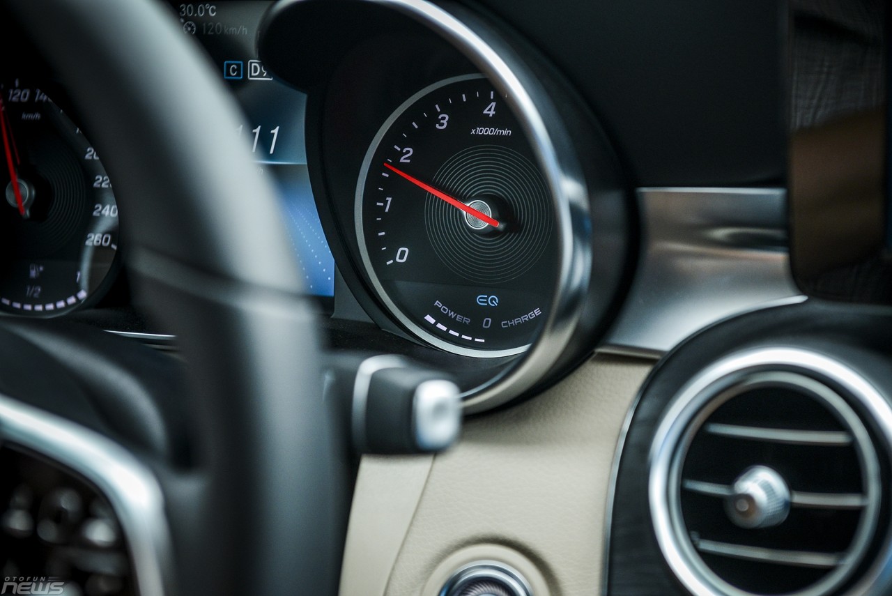 dong co mercedes benz c200 2019 co gi dac biet