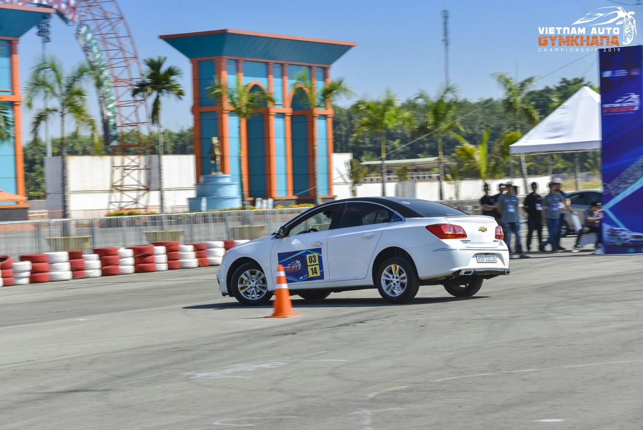 nhung bong hong tai vietnam auto gymkhana championship dep va doc