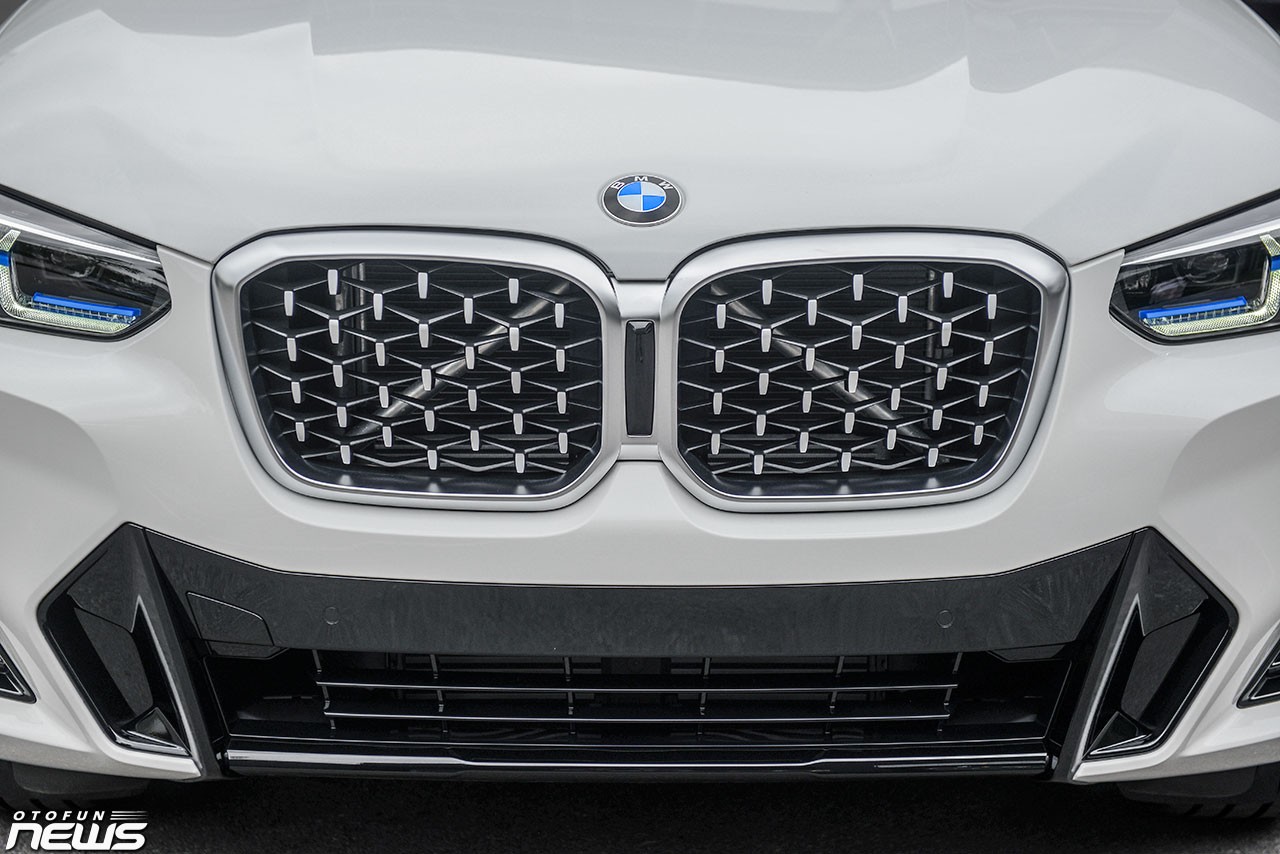 Chi tiết BMW X4 giá 3,279 tỷ đồng tại Việt Nam