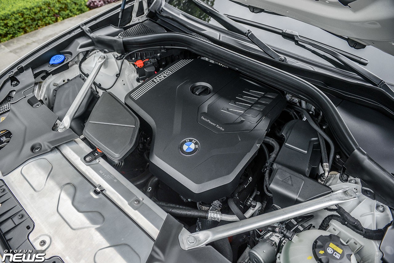 Chi tiết BMW X4 giá 3,279 tỷ đồng tại Việt Nam