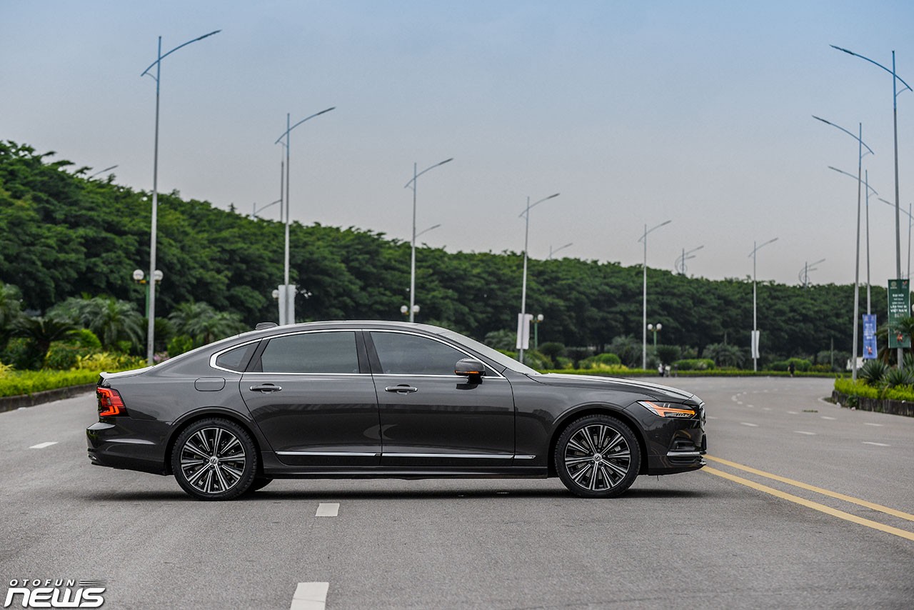 Volvo S90 LWB - Rộng nhất phân khúc