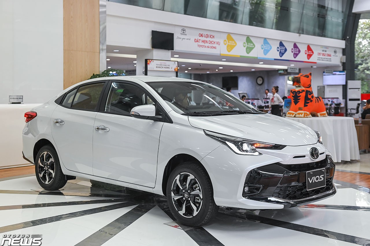 Toyota Vios 2023 vừa ra mắt đã manhđua giảm giá hàng chục triệu đồng