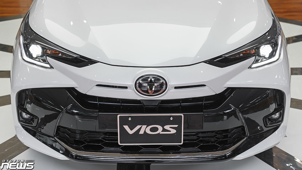 Cận cảnh Toyota Vios G 2023: Thêm tính năng an toàn hiện đại và lẫy chuyển số