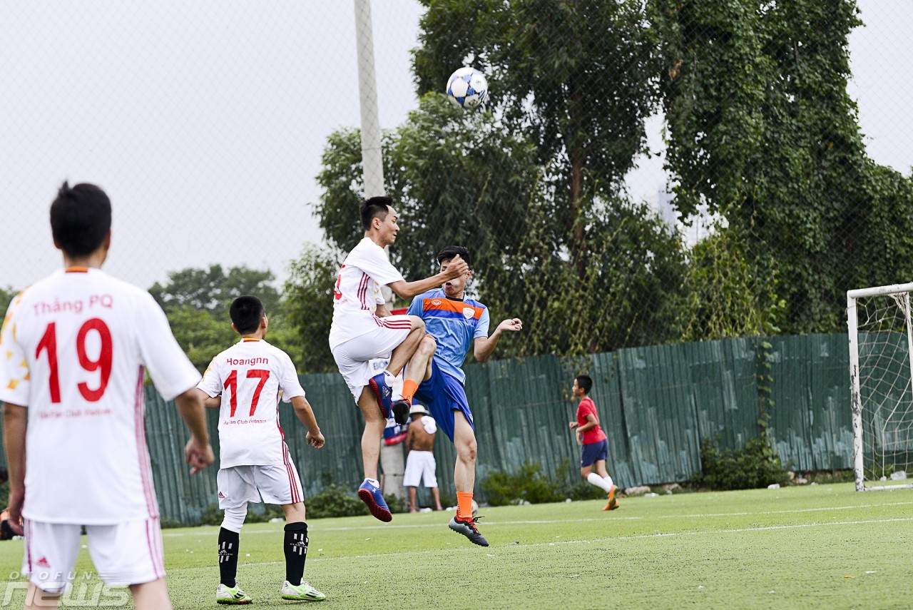 nhung khoanh khac an tuong trong loat tran dau giai otofun 11