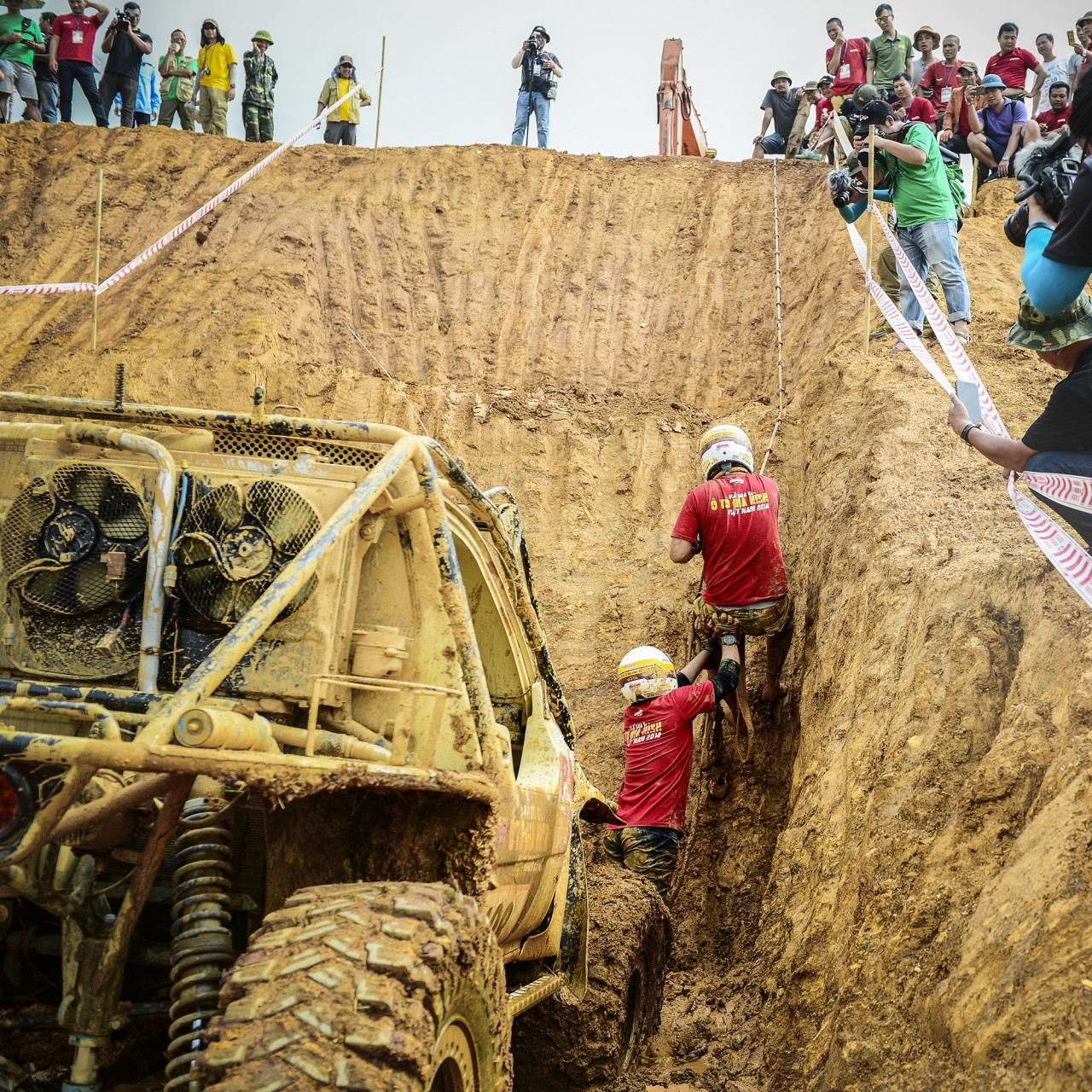 doi dua 415 nha vo dich oto offroad hang mo rong trai long sau giai dau pvoil voc 2019
